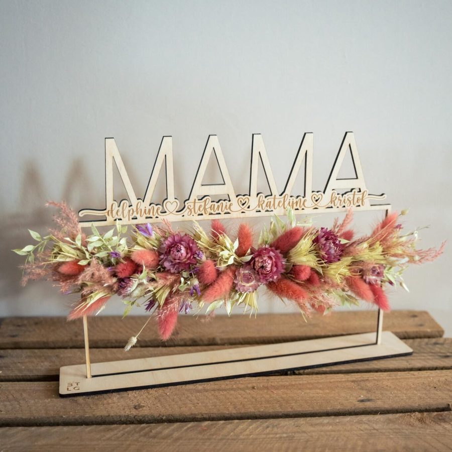 moederdagcadeau origineel houten naam droogbloemen kinderen gegraveerd