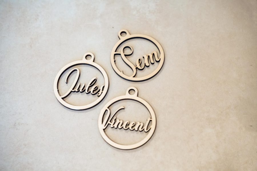 Houten kerstbal met naam