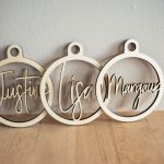 Houten kerstbal met naam