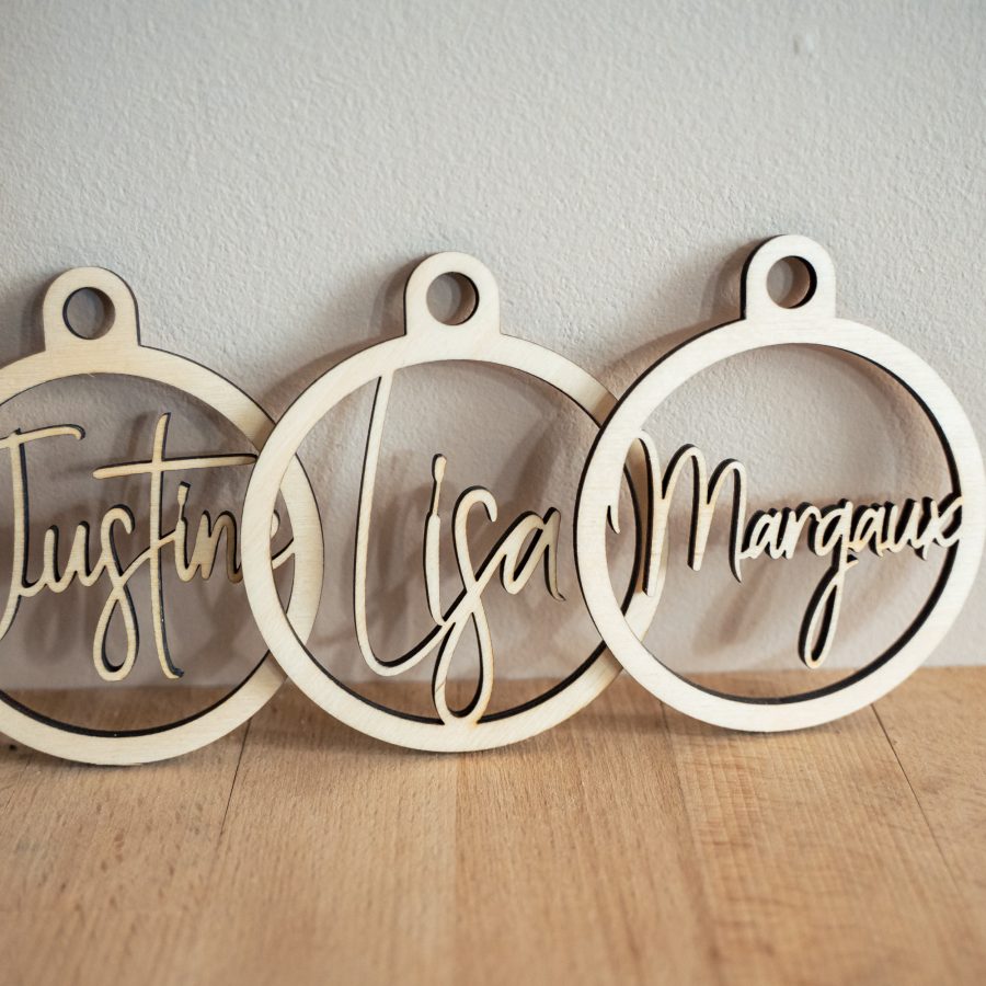 Houten kerstbal met naam