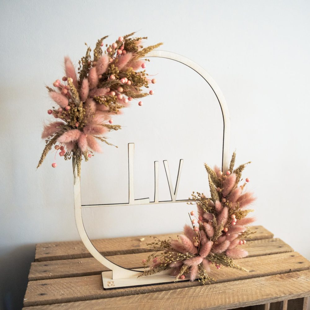 20230518 – BTLC – Houten naamcirkel met droogbloemen-6 houten naamcirkel droogbloemen boog Naamcirkel flowerhoop droogbloemen hout naamhoepel droogbloemenkrans