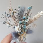 Vaasje droogbloemen - lichtblauw